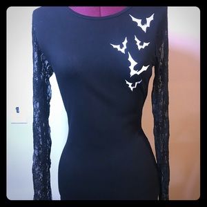 Too Fast Kelly long sleeve lace bat top